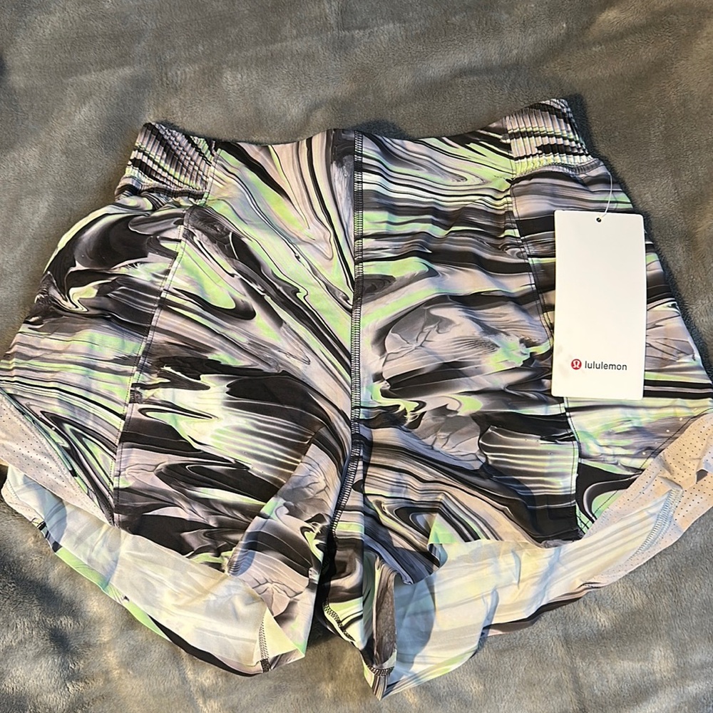 lulu-lemon brand new shorts!